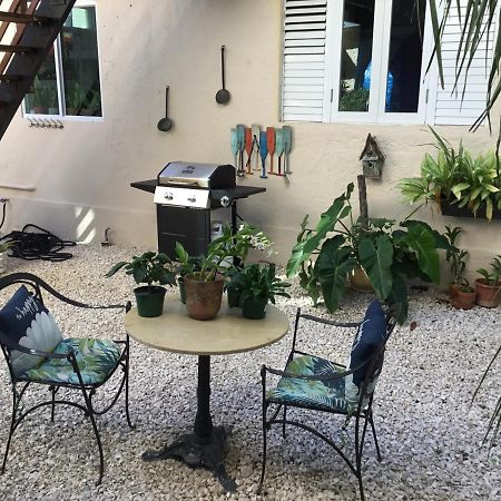 One Bedroom Apt 30 Steps From Prime Beach Generator Parking Included Σαν Χουάν Εξωτερικό φωτογραφία